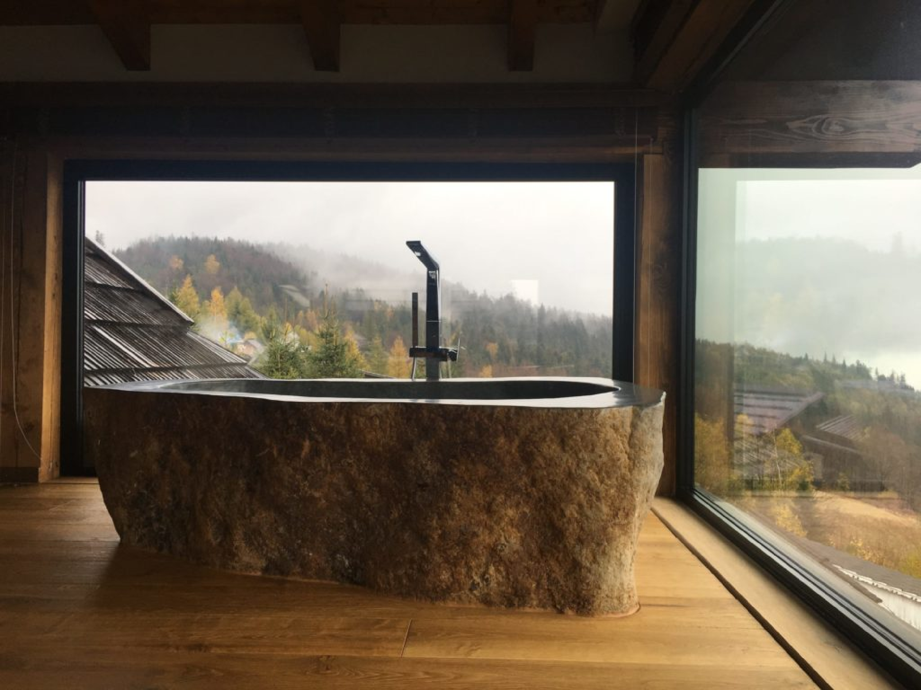 JJ Haus Natural River Store Bathtub -  Free-Standing Stone