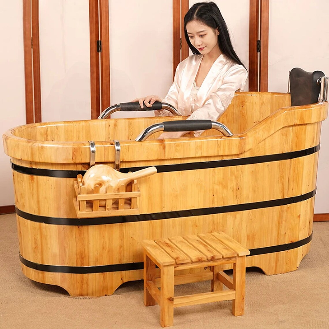 High Quality Free Standing Cedar Wood Bath Tub with accessories